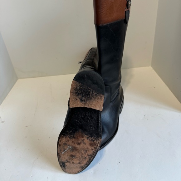 Frye Jayden Tall Two Tone Button Leather Boots. Size 7B - Picture 12 of 14